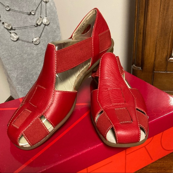 Aerosoles Red Leather 4 Get Me Not Fisherman Shoe - Picture 1 of 10
